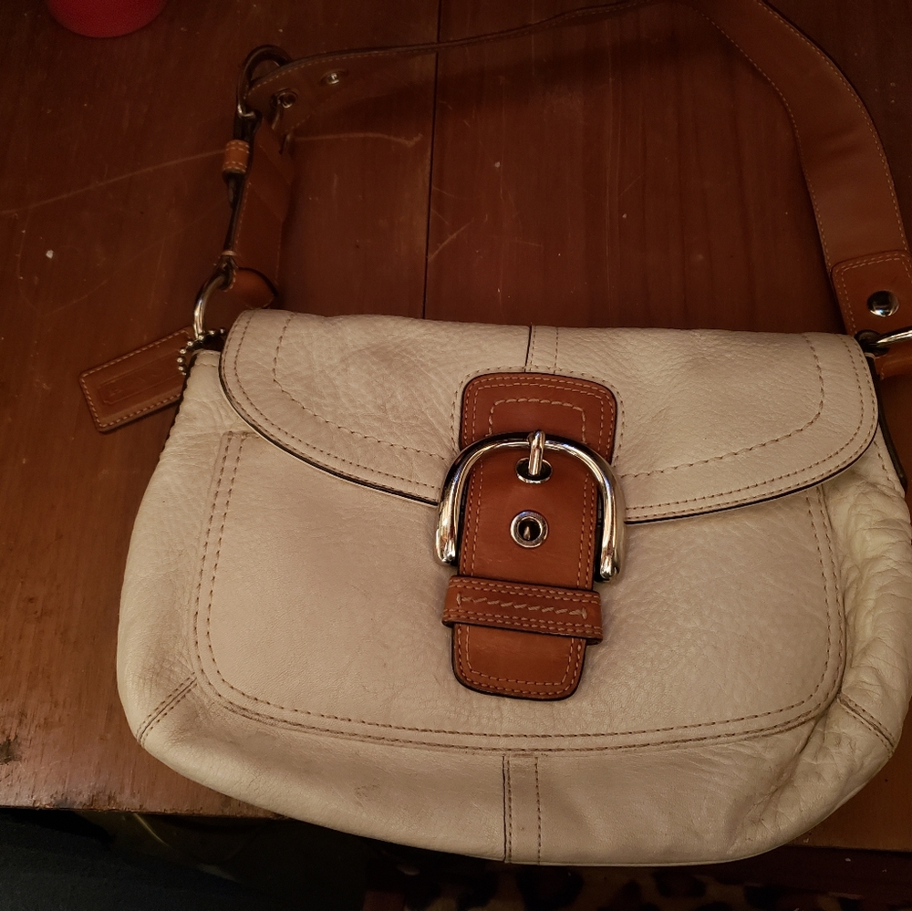 Coach med size purse